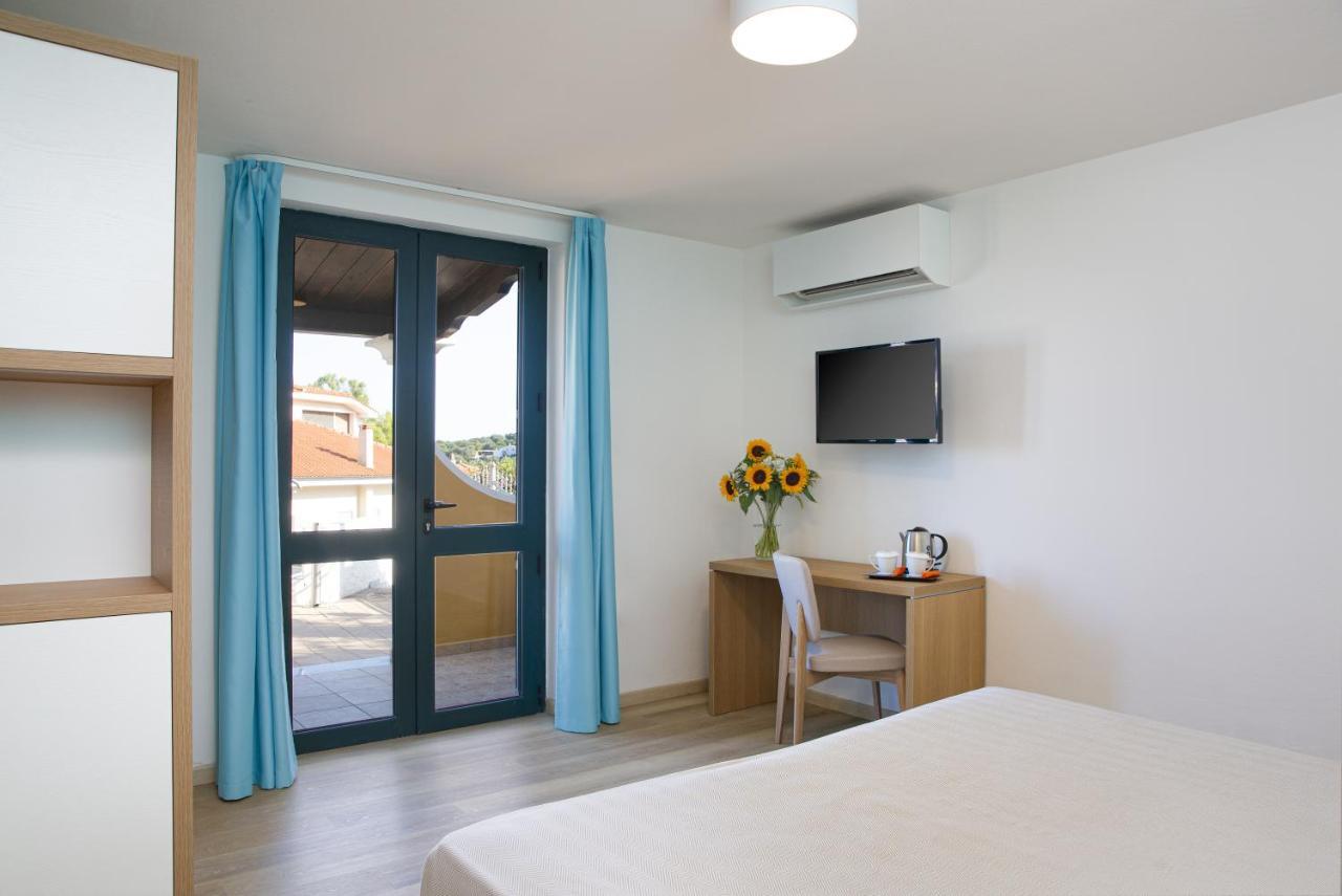 Lu' Hotel Maladroxia SantʼAntìoco المظهر الخارجي الصورة