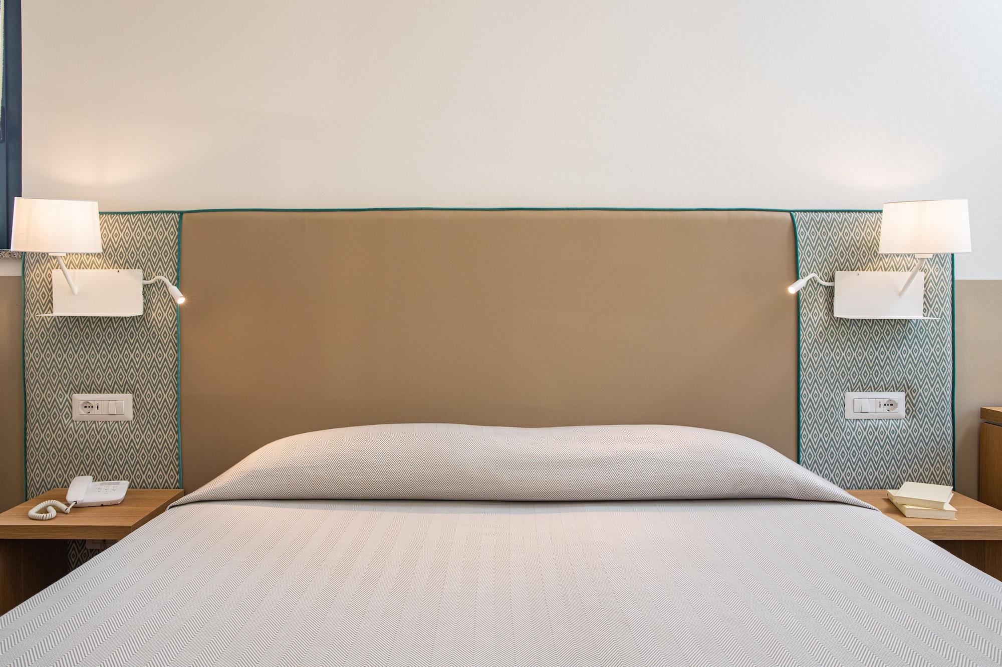 Lu' Hotel Maladroxia SantʼAntìoco المظهر الخارجي الصورة