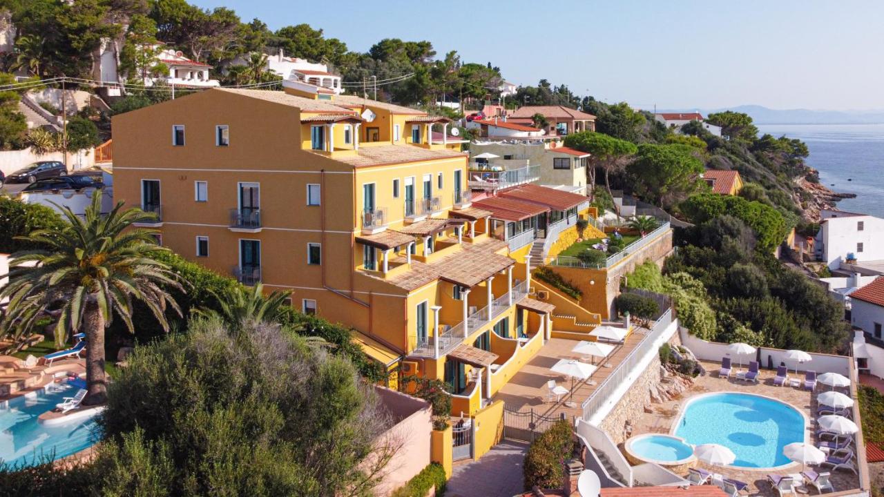 Lu' Hotel Maladroxia SantʼAntìoco المظهر الخارجي الصورة