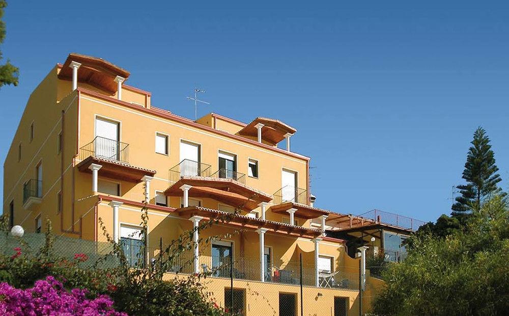 Lu' Hotel Maladroxia SantʼAntìoco المظهر الخارجي الصورة
